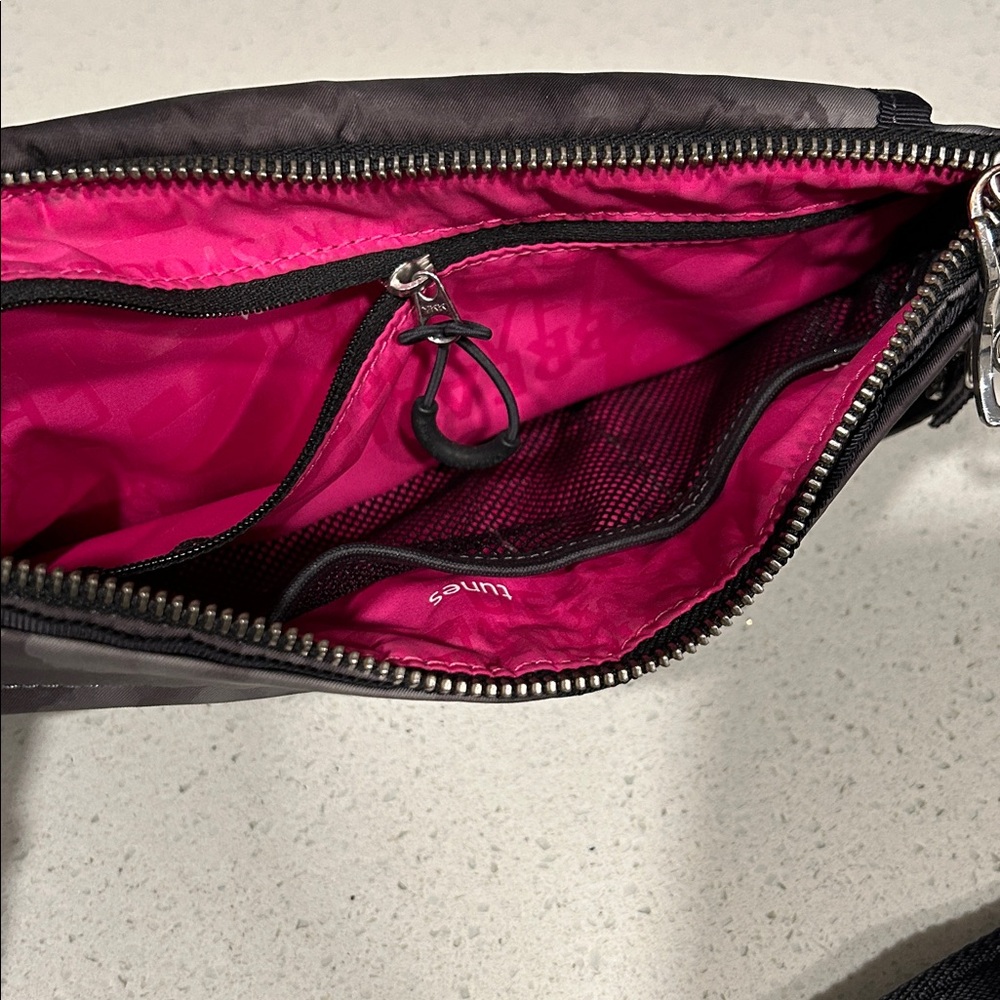 Lululemon Everywhere Camo Belt Bag - Picture 6 of 14